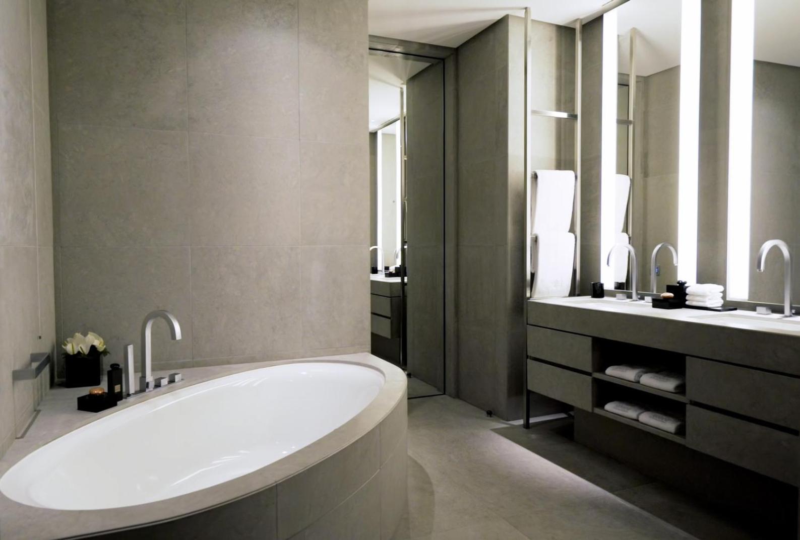 Armani, Signature, Cinema, Suite, King Bed