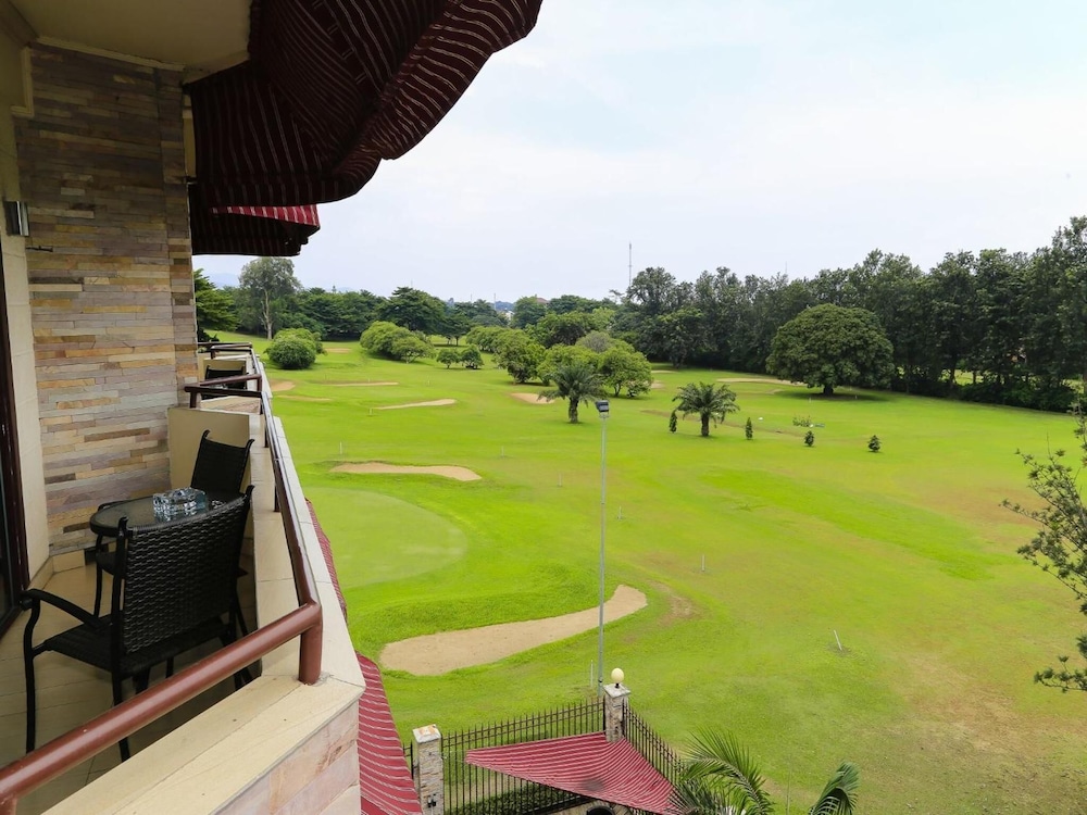 Roca Golf Hotel 30/36