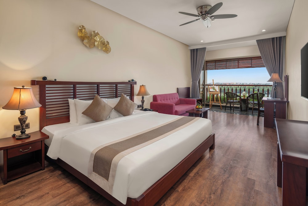 DELUXE, DOUBLE BED, RIVER VIEW, BALCONY