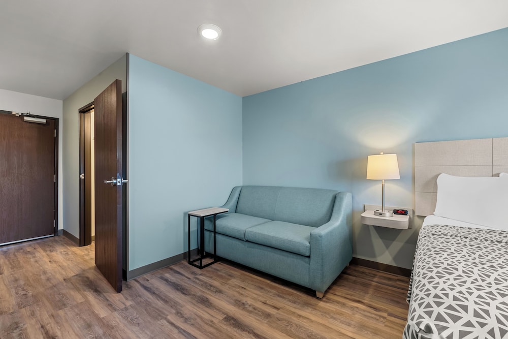 WoodSpring Suites Sumter near Shaw AFB 30/60