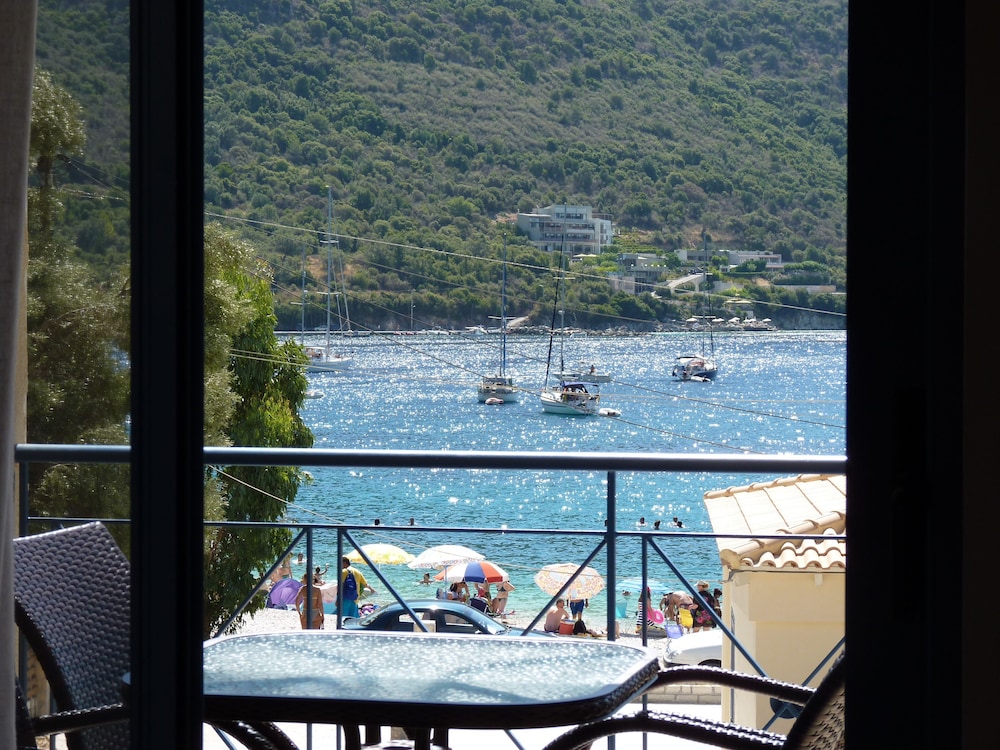 Ilianthos Apartments And Studios 28/50