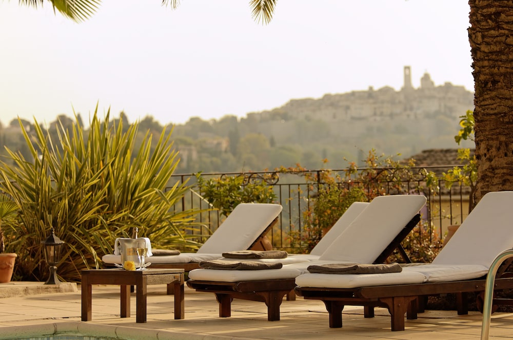 Hotel La Grande Bastide 70/75