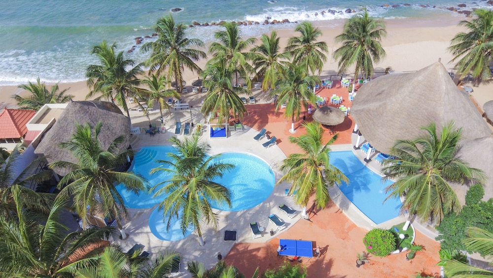 Africa Queen Hotel 66/70
