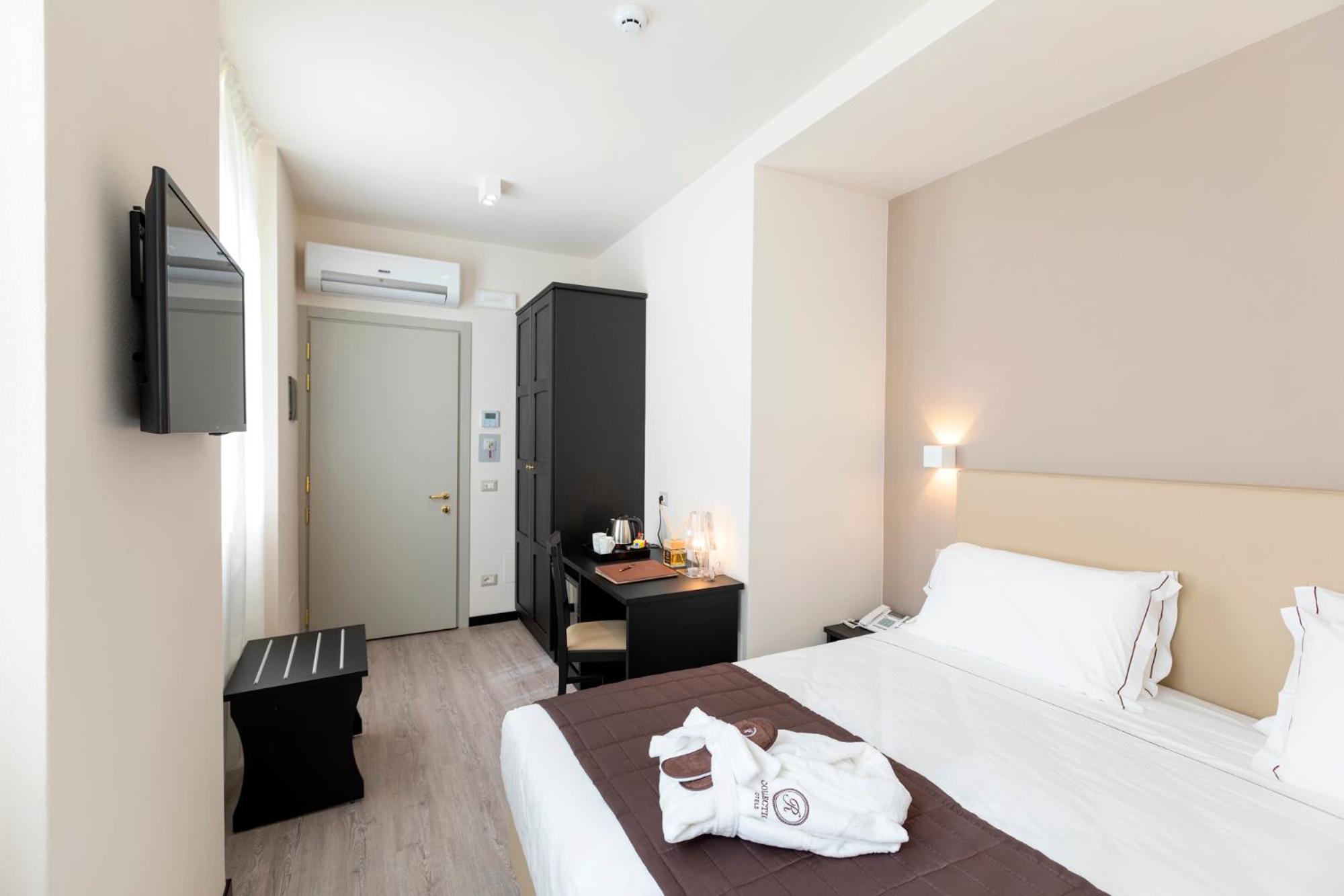 Villa Cipressi 18/50