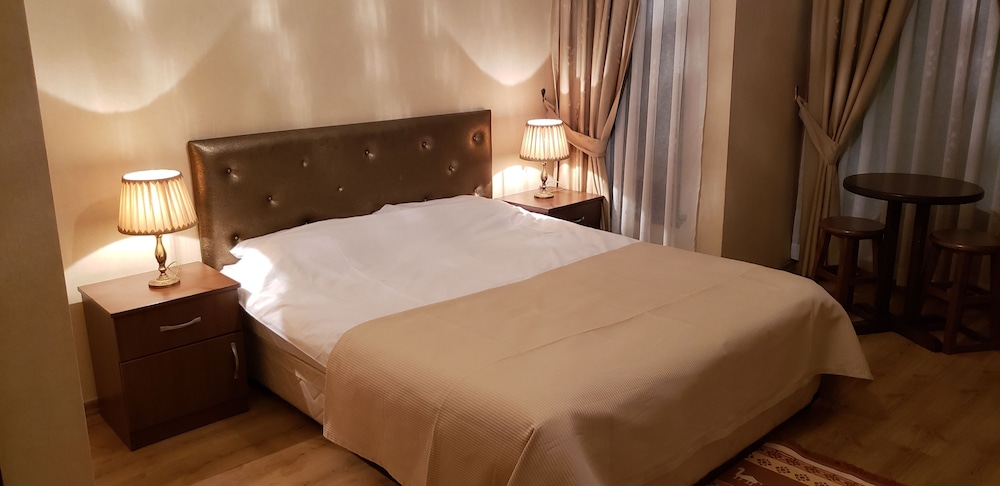 STANDARD, DOUBLE BED