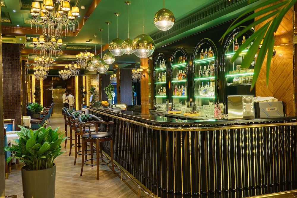 East Star Hotel 7/50