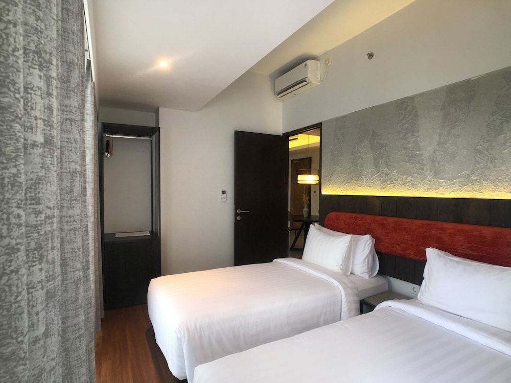 PULANG ke UTTARA 16/57