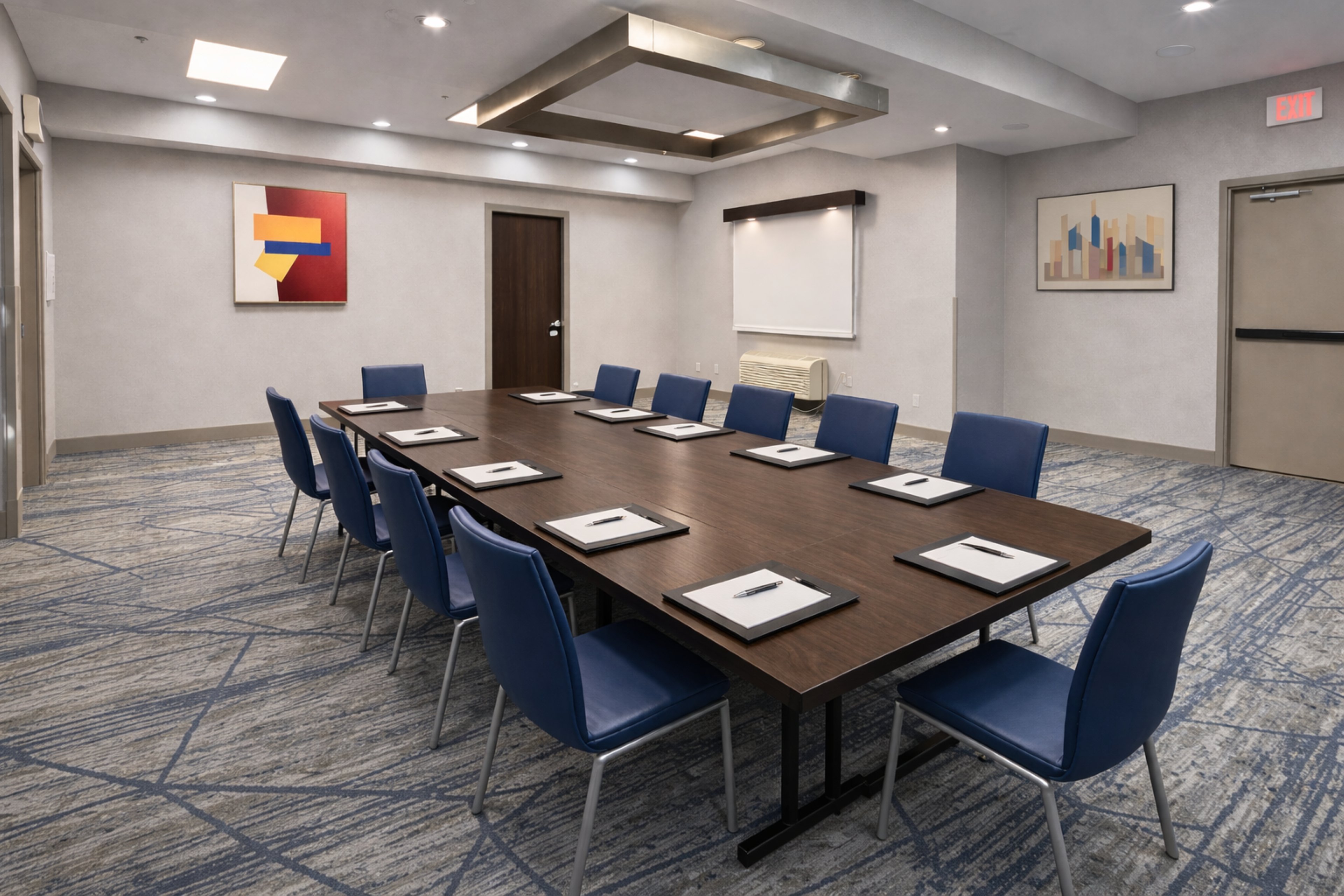 Holiday Inn Express & Suites Pierre-Fort Pierre 40/50
