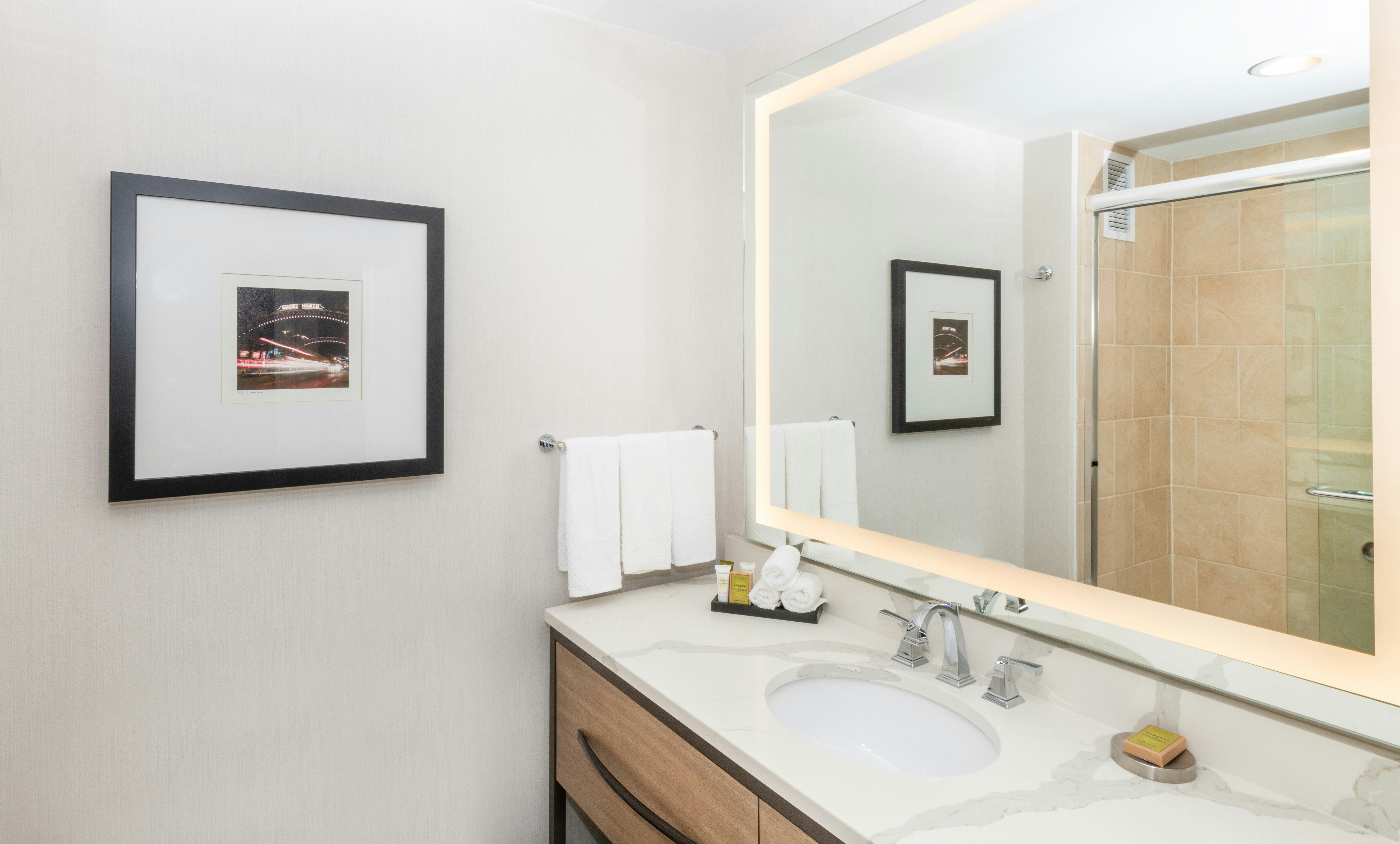 Room, 2 King Beds, Executive Level، Hilton Columbus Polaris 3/4