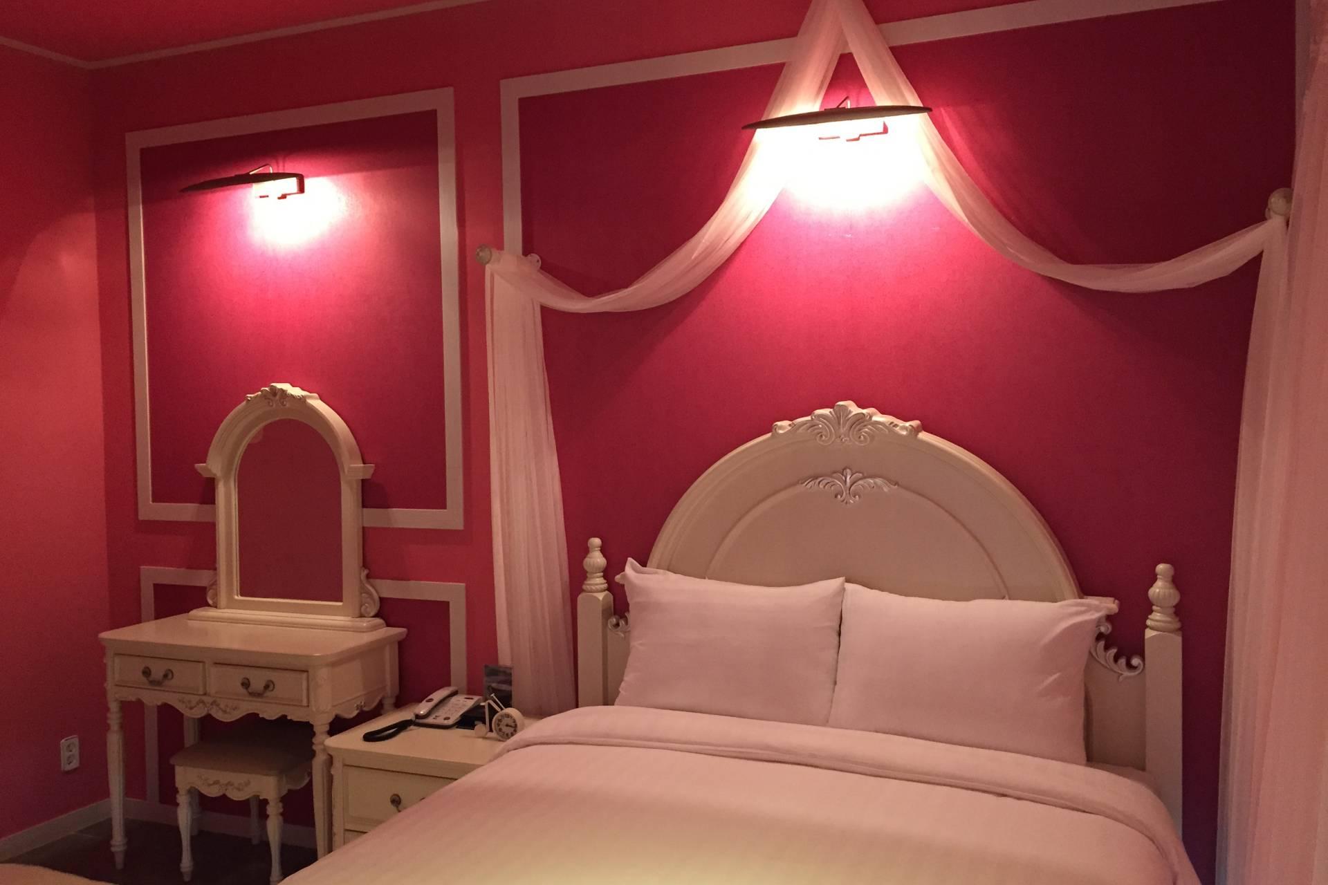 Pink, Suite