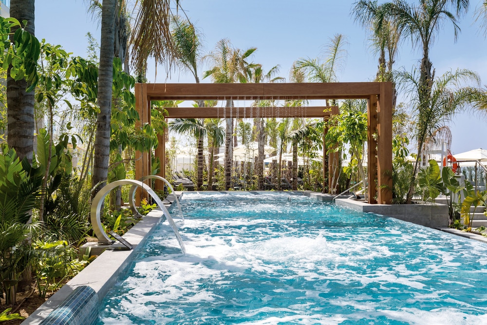 Amavi Hotel - Adults Only 69/72