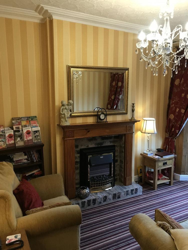 ISUITES Serviced Accommodation 6/23