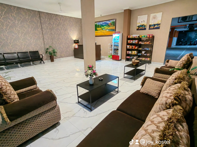Joy Hotel 7/11