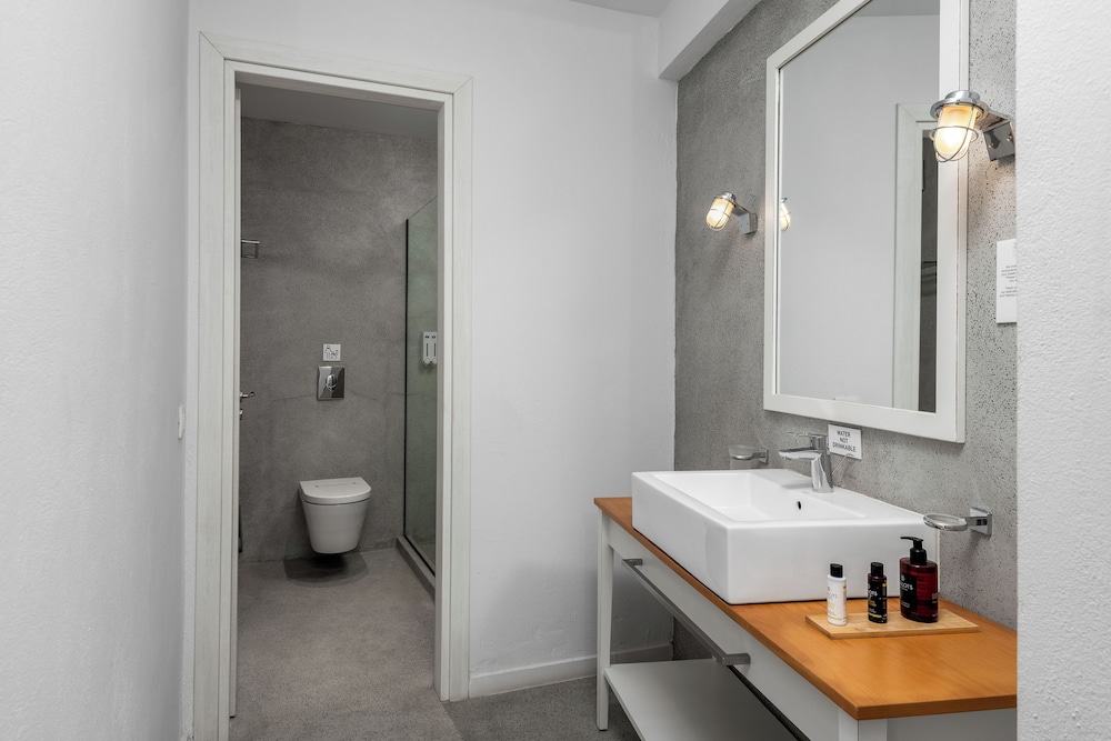 Lindos Comfy Suites 57/58