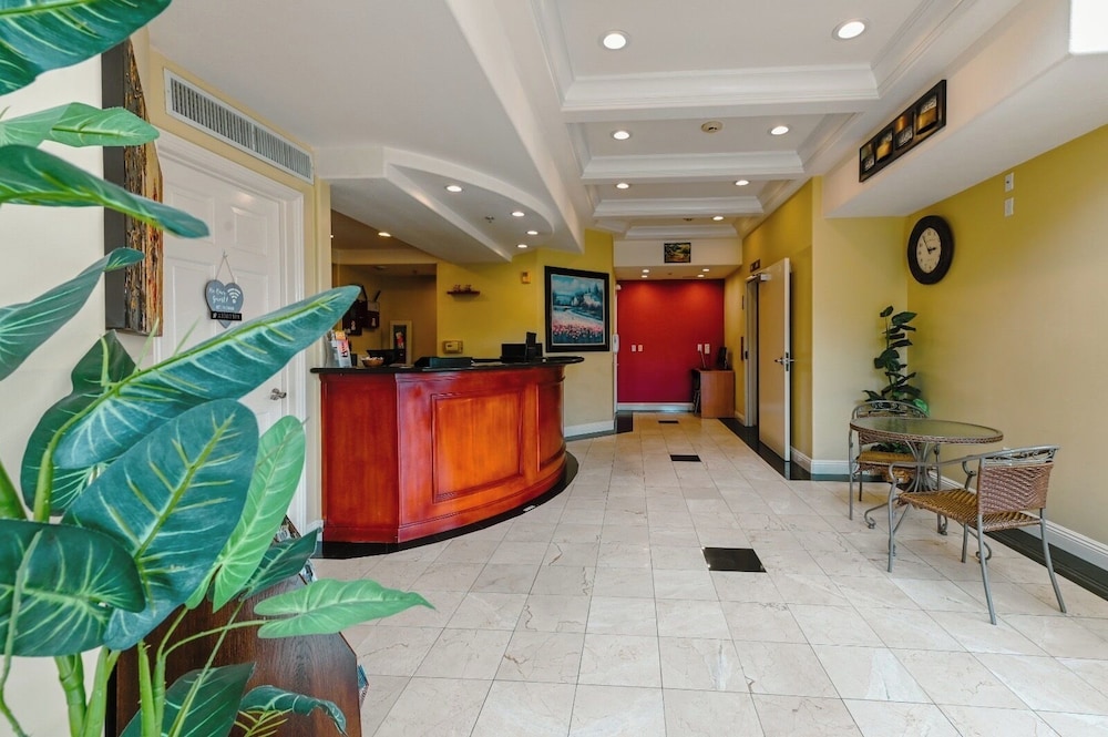 Gateway Inn and Suites Hotel 14/46