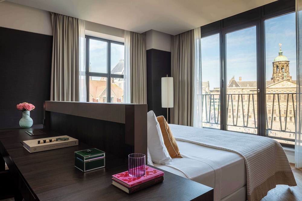 Royal, Suite, King Bed, Dam View