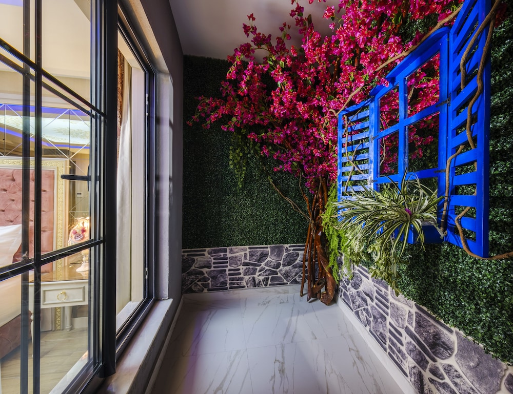 Elysium Green Suites 56/60