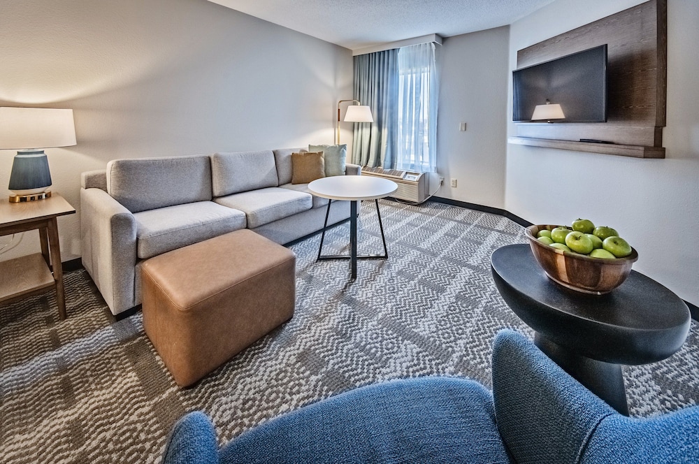Staybridge Suites Cedar Rapids North 30/41