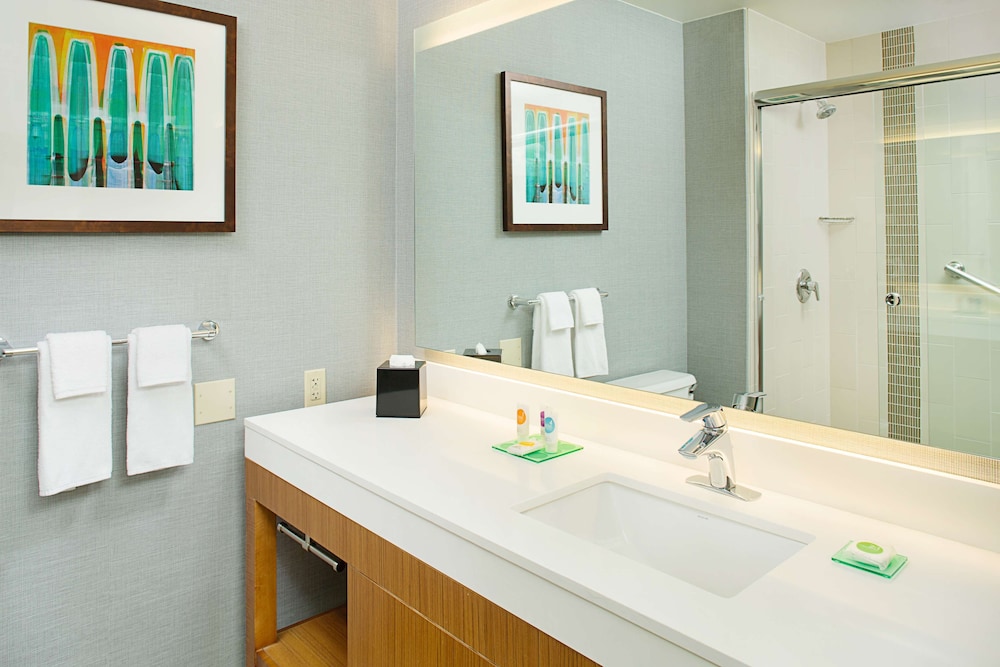 Hyatt Place Denver Cherry Creek 65/72