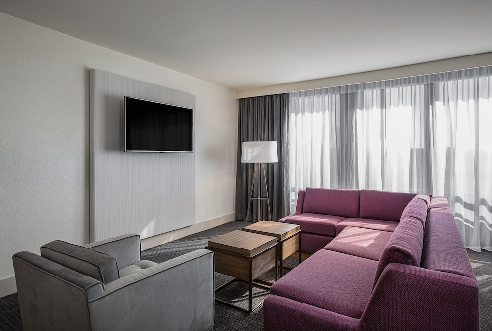 Crowne Plaza Atlanta Perimeter At Ravinia 40/78