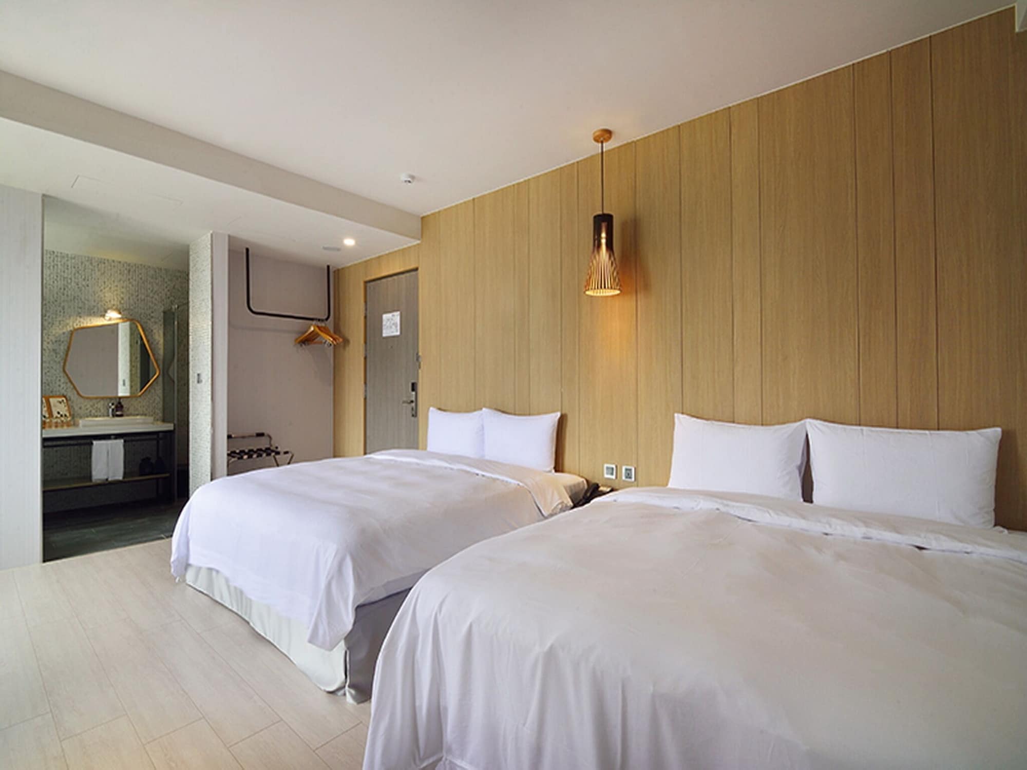 Deluxe, 2 Double Beds, King Bed, Bathtub