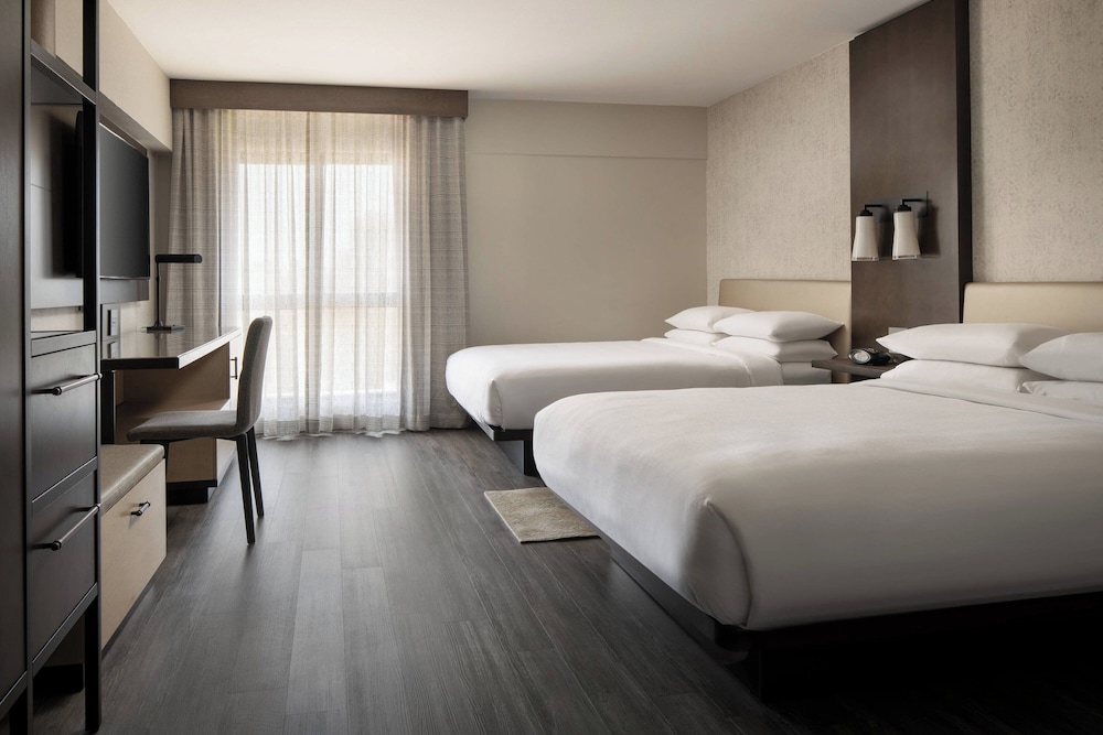 Room at Marriott Riverside at the Convention Center, RIVERSIDE - CA