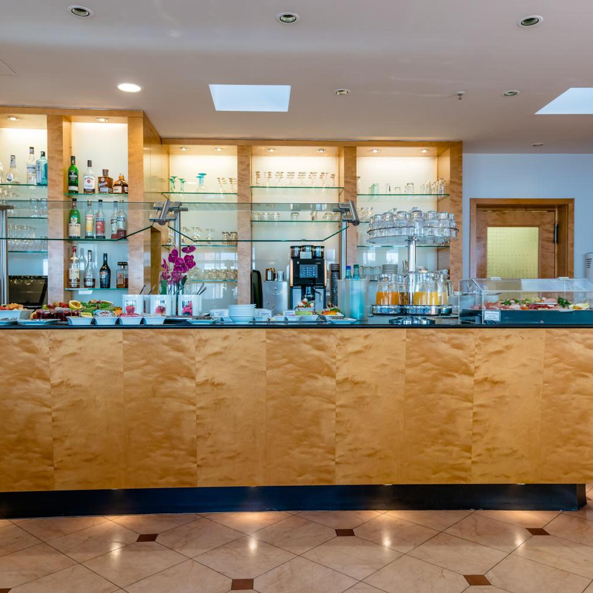 Schlosspark Hotel 7/50