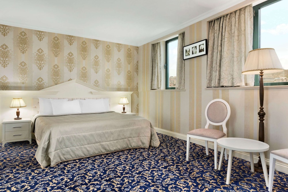 Ramada by Wyndham Baku 15/59