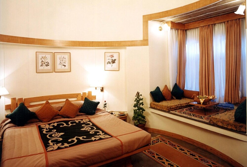 Aodhi Hotel 30/50