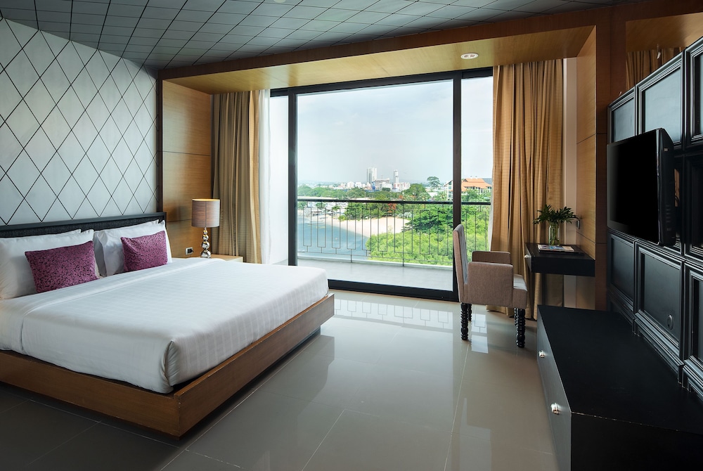 Way Hotel 25/73