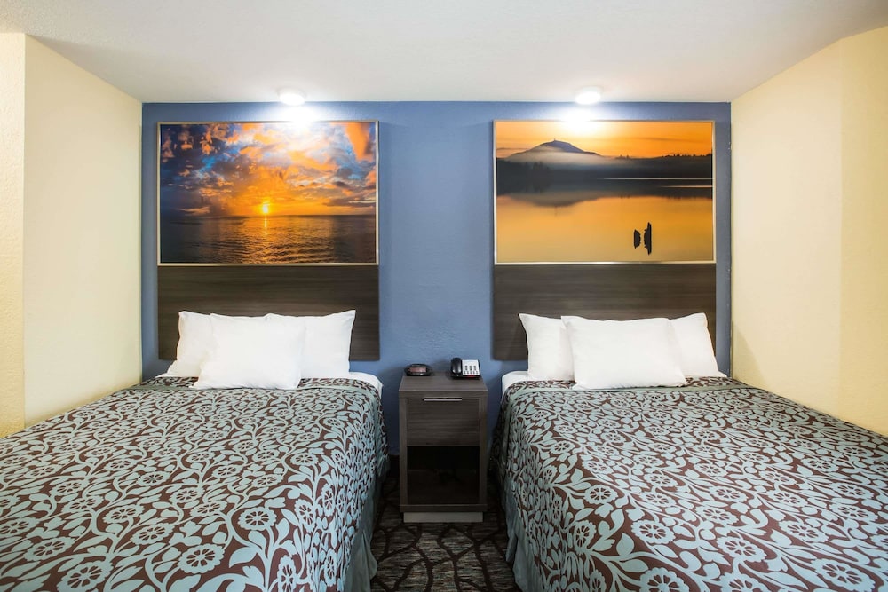 Days Inn By Wyndham Blue Springs 15/29
