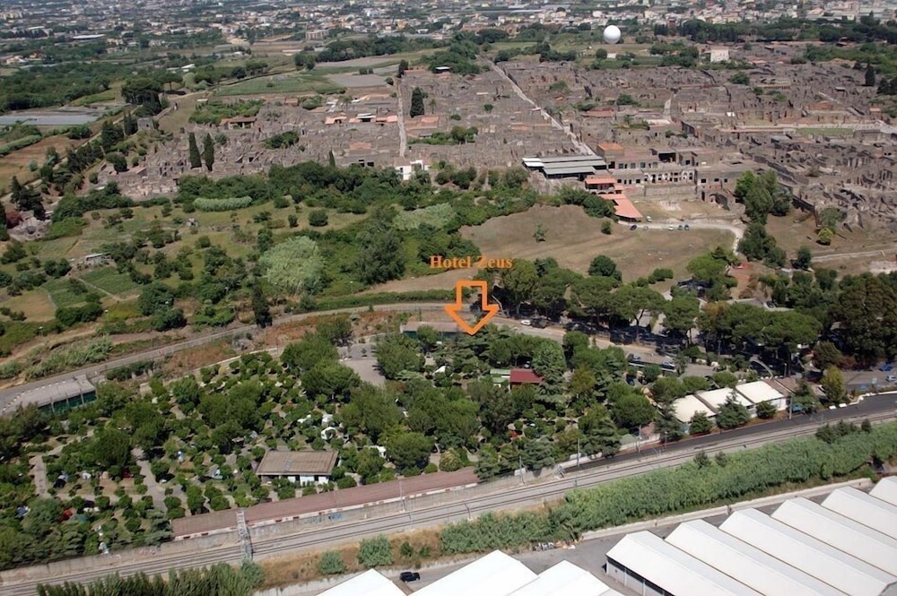 Hotel Zeus Pompei 42/50
