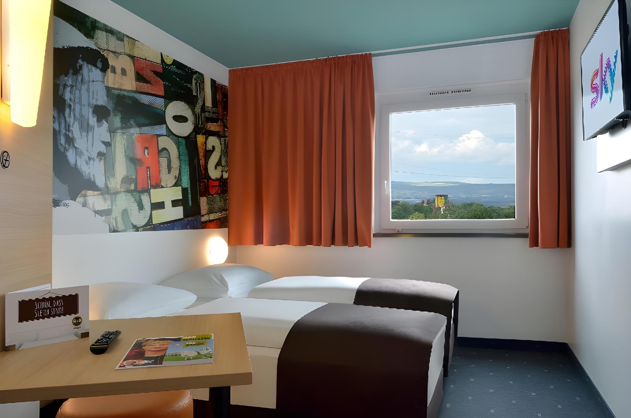 Room, Single