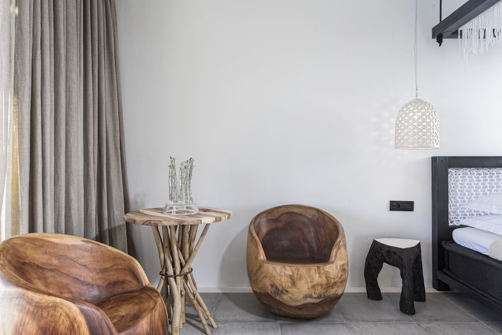 Myconian Utopia Relais & Chateaux 44/66