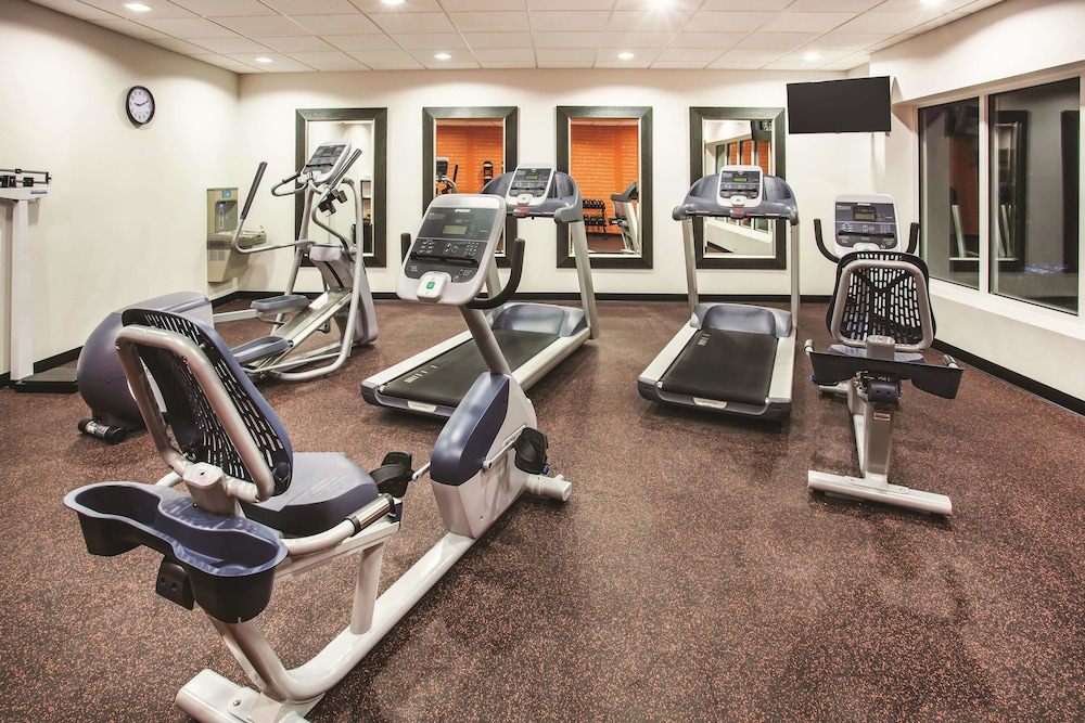 La Quinta Inn & Suites by Wyndham St. Paul-Woodbury 22/46