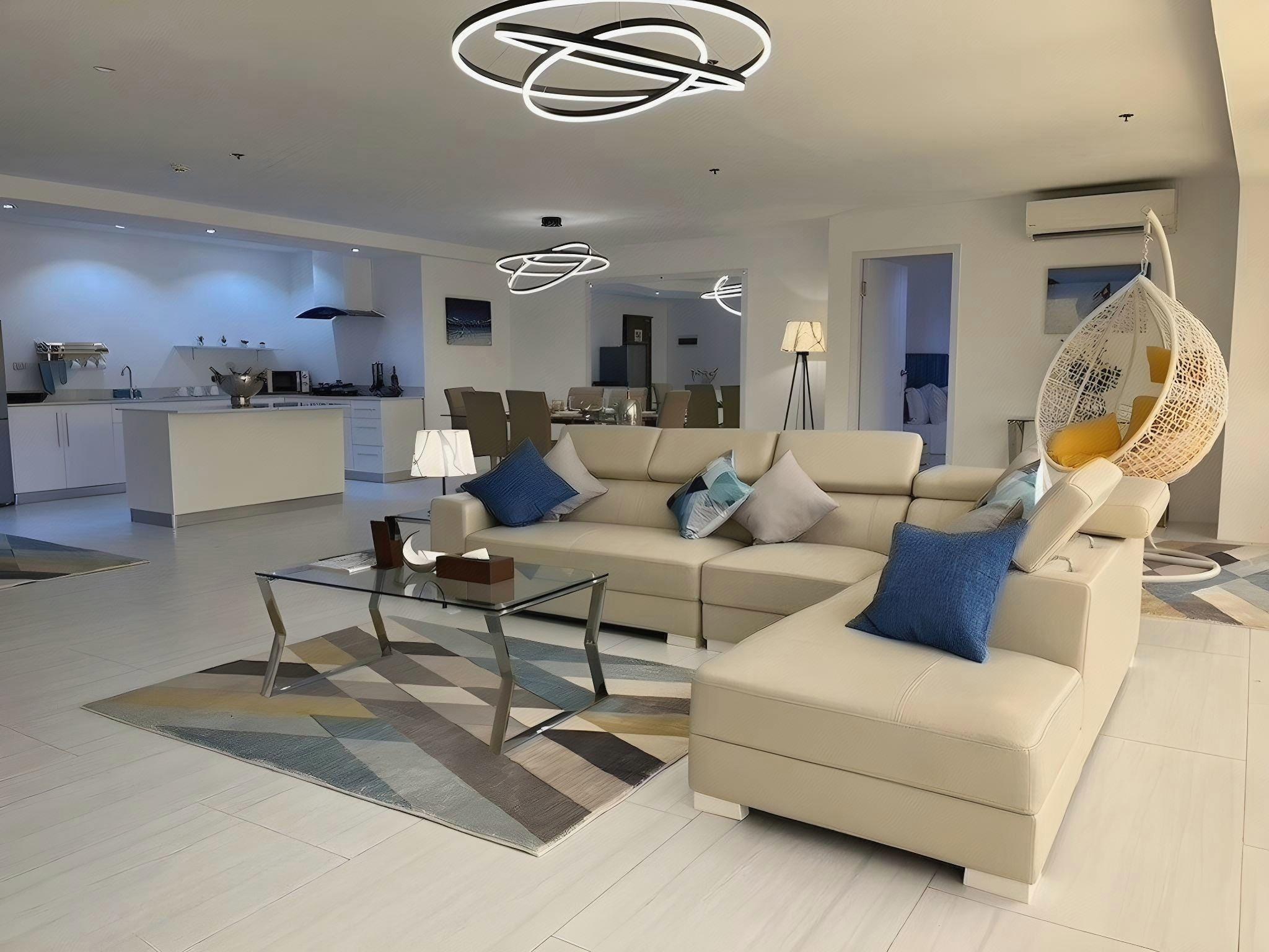 88th Avenue 19/46