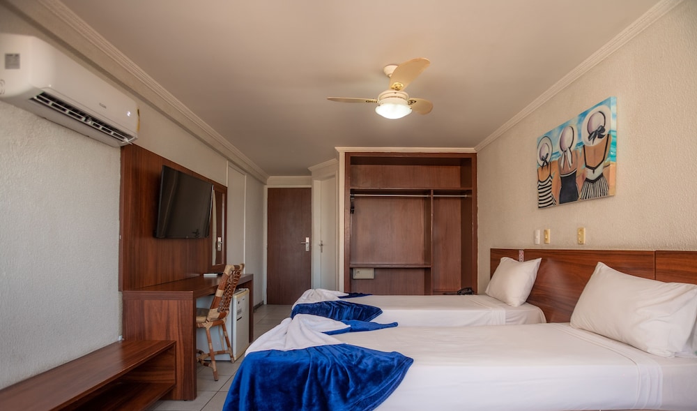 APARTMENT, TRIPLE, TWIN BEDS