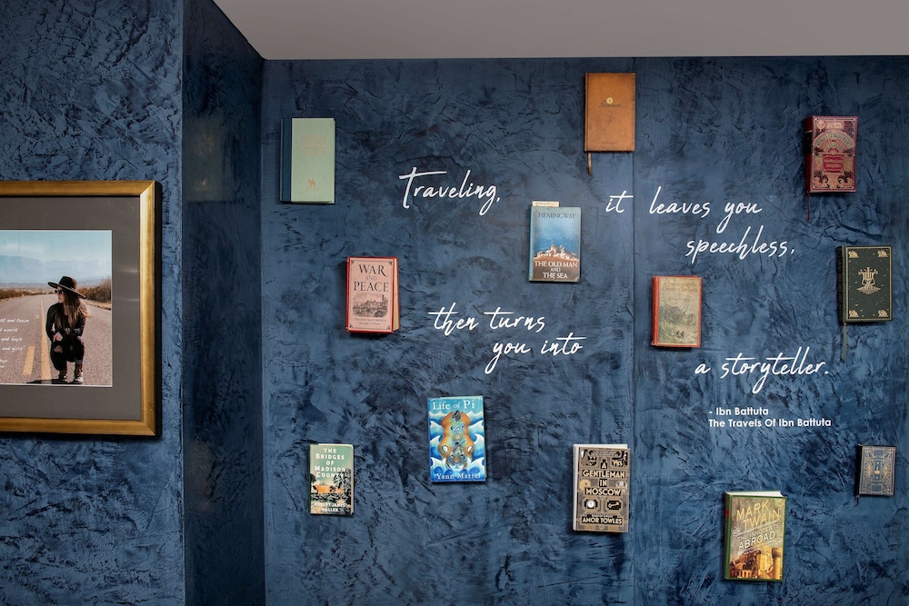 West End Washington Dc Tapestry Collection By Hilton 28/46