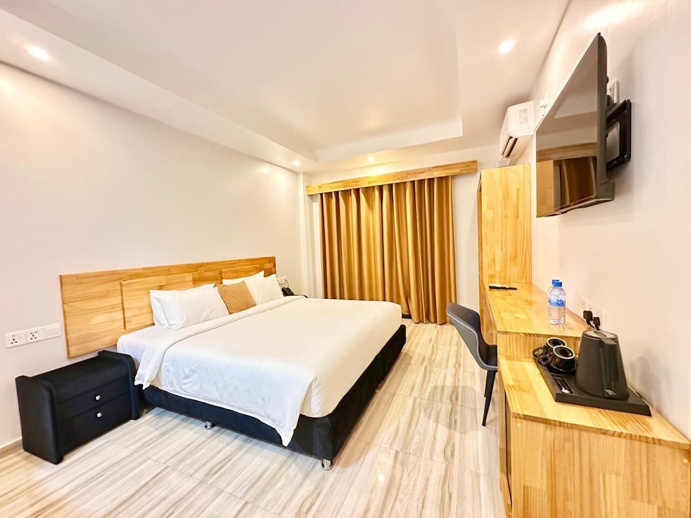 AIMI Beach Hotel 33/64