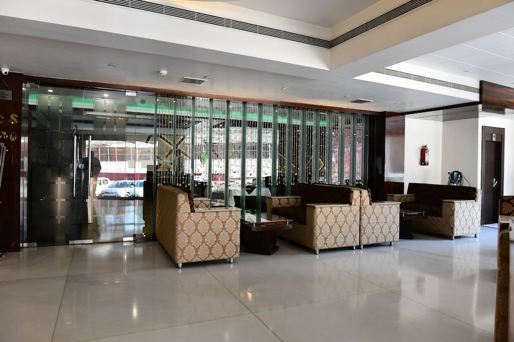 HOTEL RAVISHA CONTINENTAL 4/21