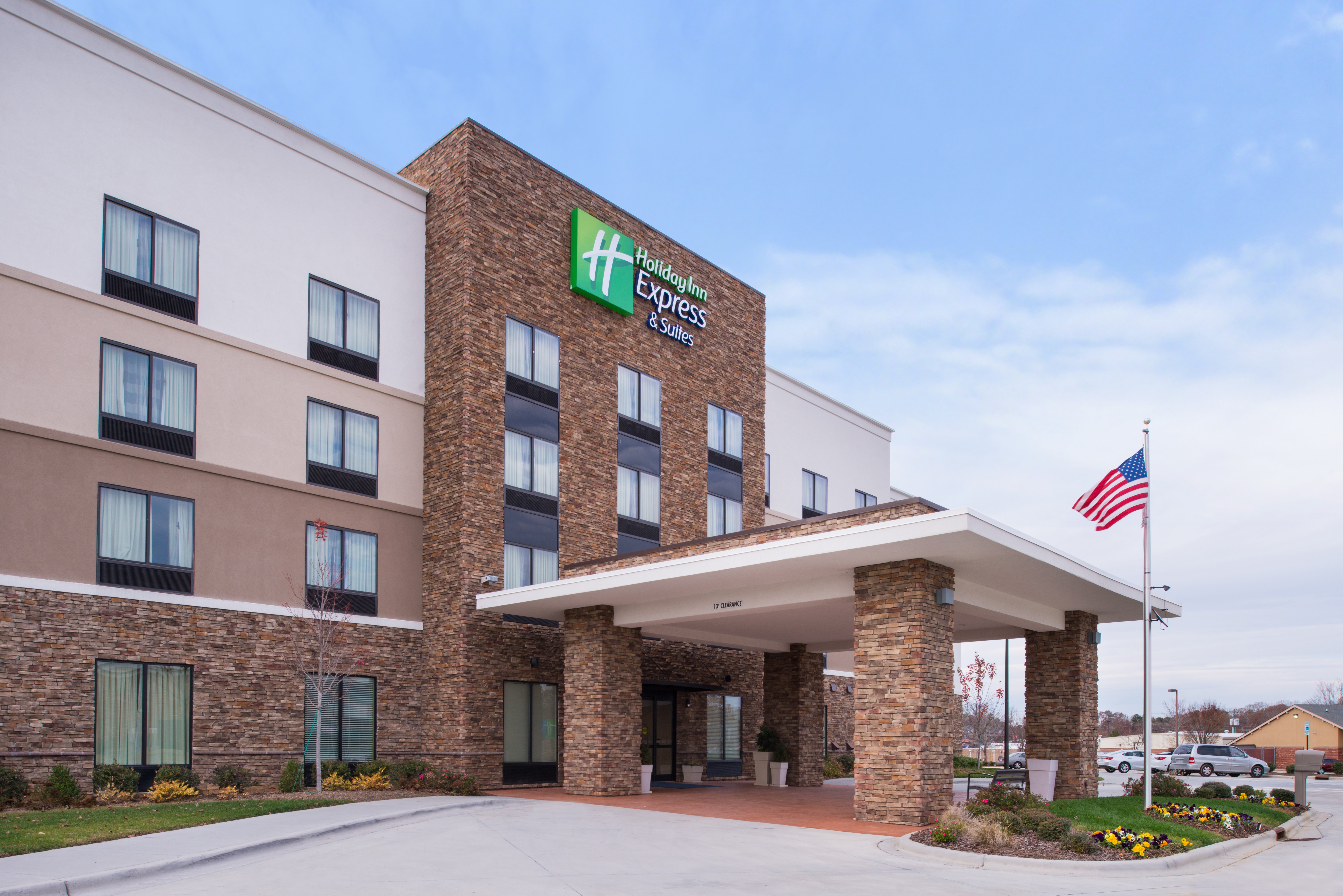 Holiday Inn Express Suites Monroe 9/58