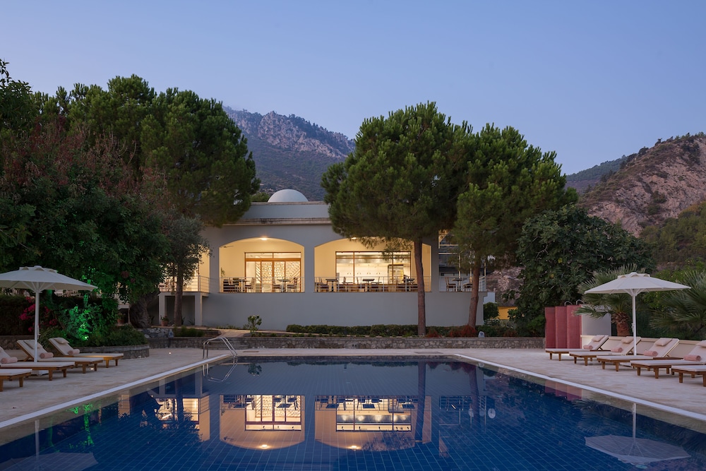 Gillham Vineyard Hotel 2/50