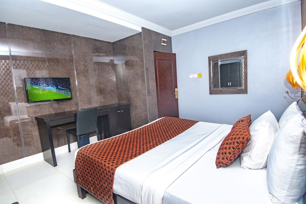 Newland Luxury Apartments 21/50