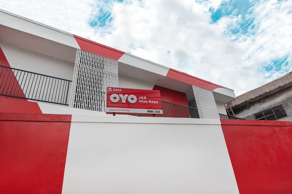 OYO 2223 J&b Room Utan Kayu 1/21