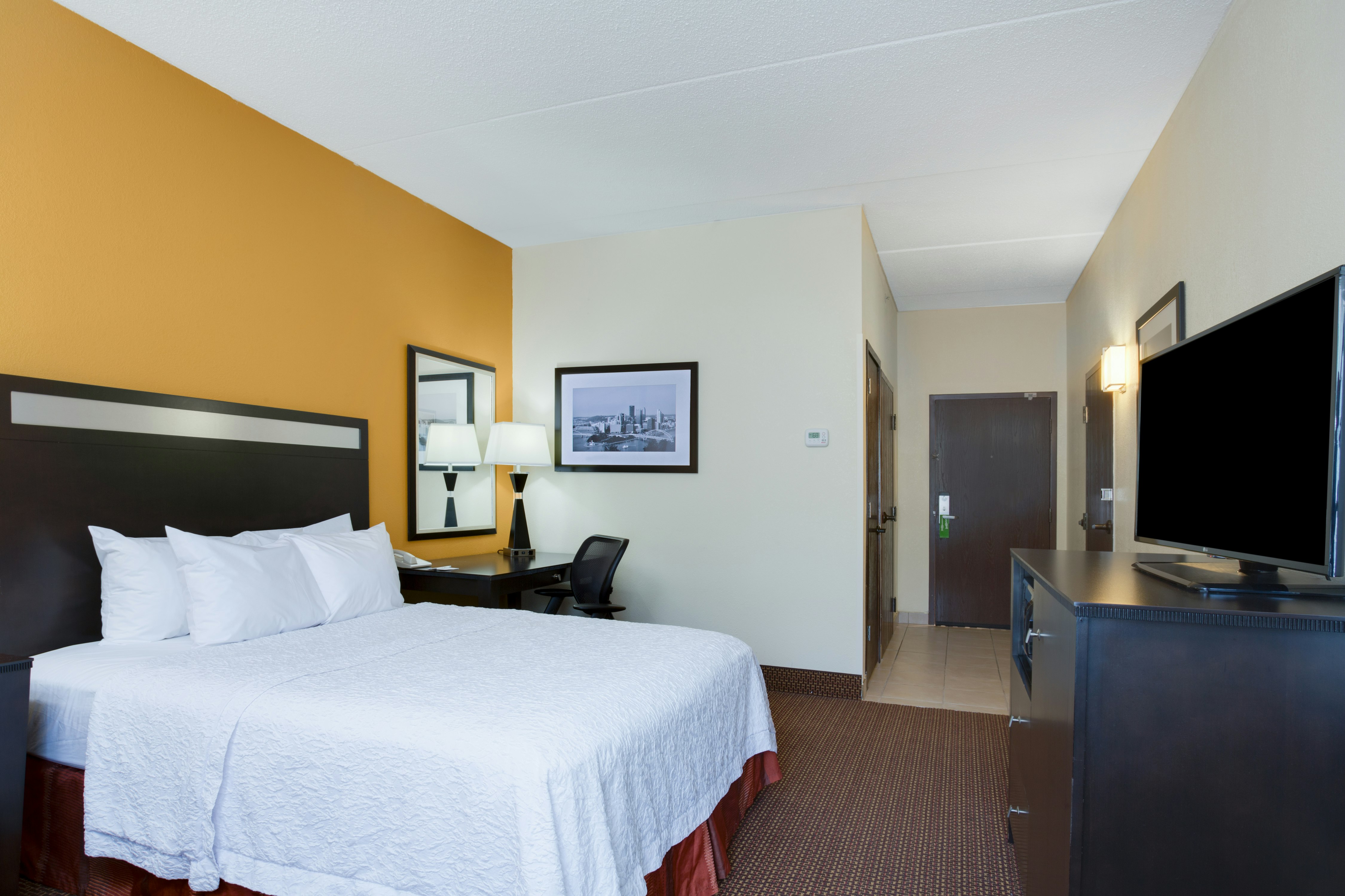 ROOM, QUEEN BED, ACCESSIBLE