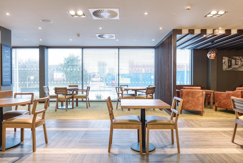 Premier Inn Wokingham Town Centre 24/31