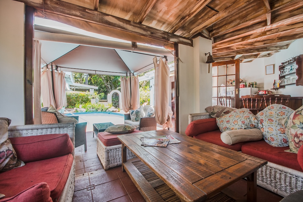 Honeypot Guesthouse 24/50
