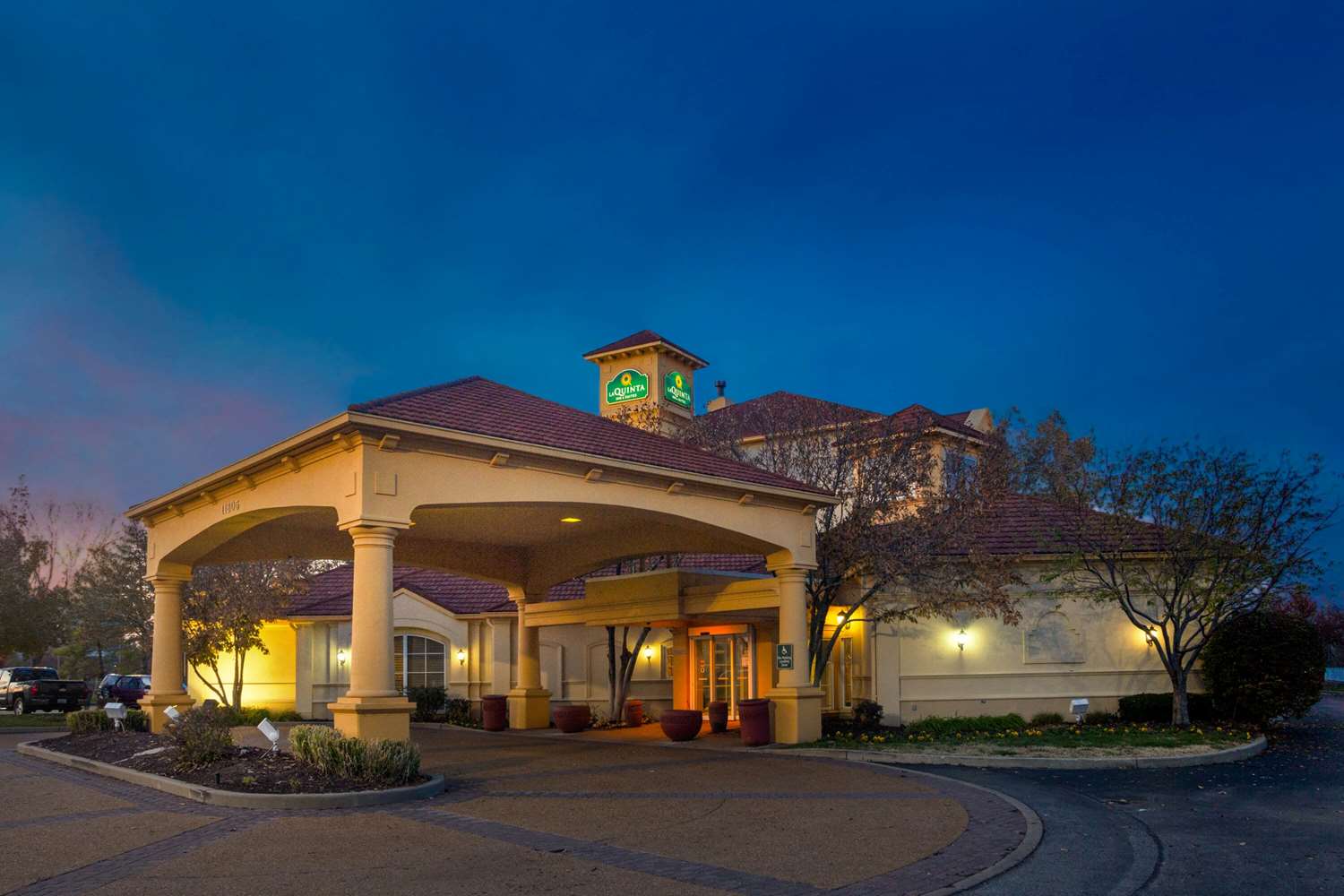 La Quinta Inn Suites St Louis Westport 4/49