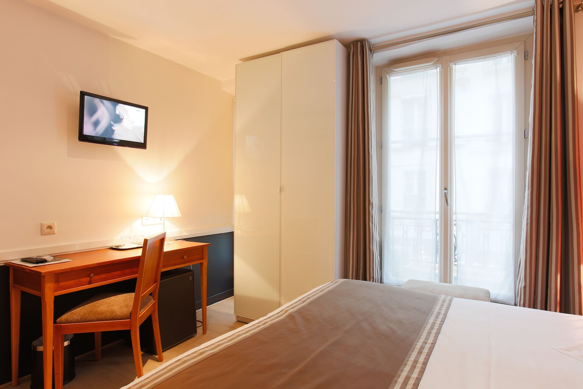غرفة سوبيريور بسريرين منفصلين، Atelier Vavin Hotel - Paris Montparnasse (ex Atelier Saint Germain) 5/8