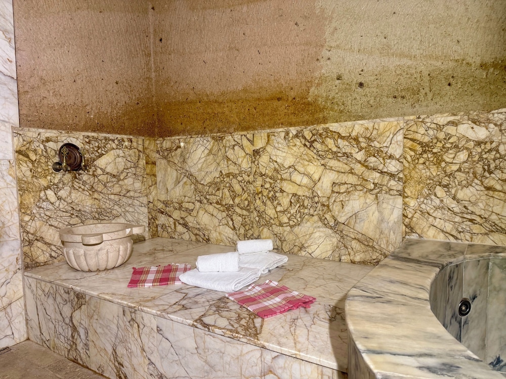Crassus Cave Hotel 28/50